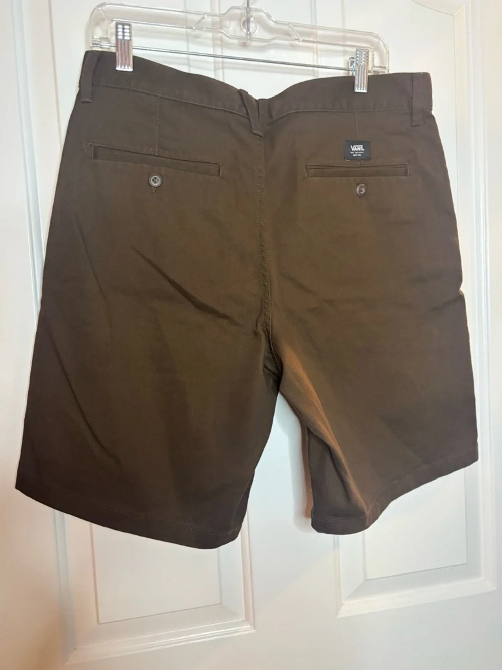 NWOT Vans Men's Authentic Chino Shorts Relaxed Fit in Dark Brown Size 32
